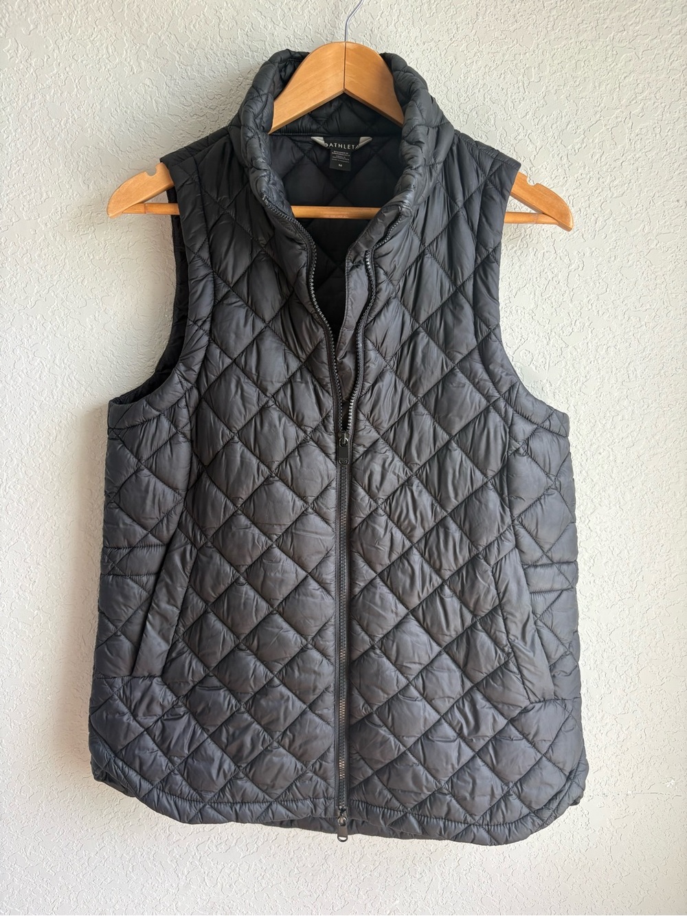 Athleta Black Quilted Featherless Vest Womens Medium Full Zip Lightweight - Picture 3 of 8